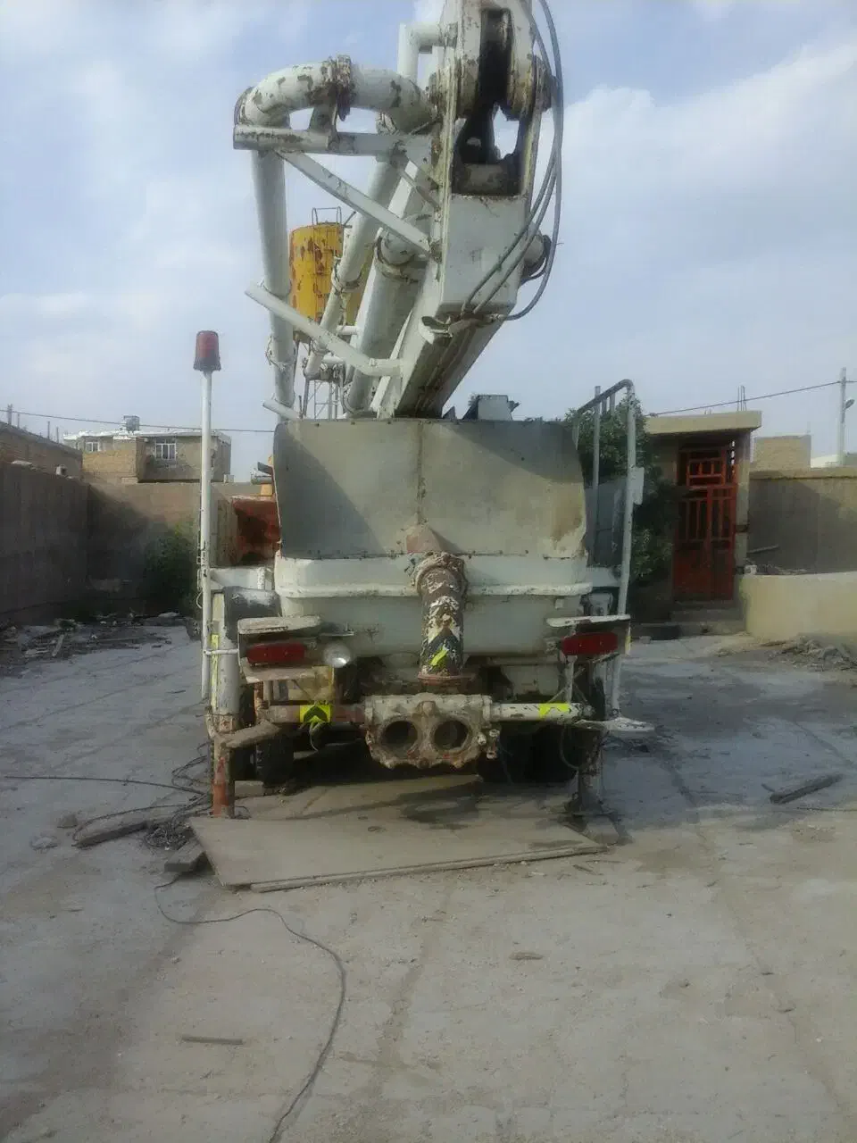دستگاه پمپ بتن دکل ۲۸متری|ماشینآلات صنعتی|مرودشت, تامین اجتماعی|دیوار