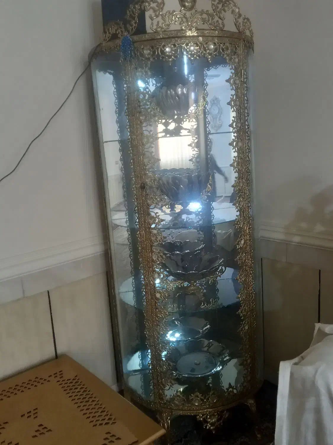 بوفه برنز سالم تمیزه|بوفه، ویترین، کنسول|بهار, |دیوار