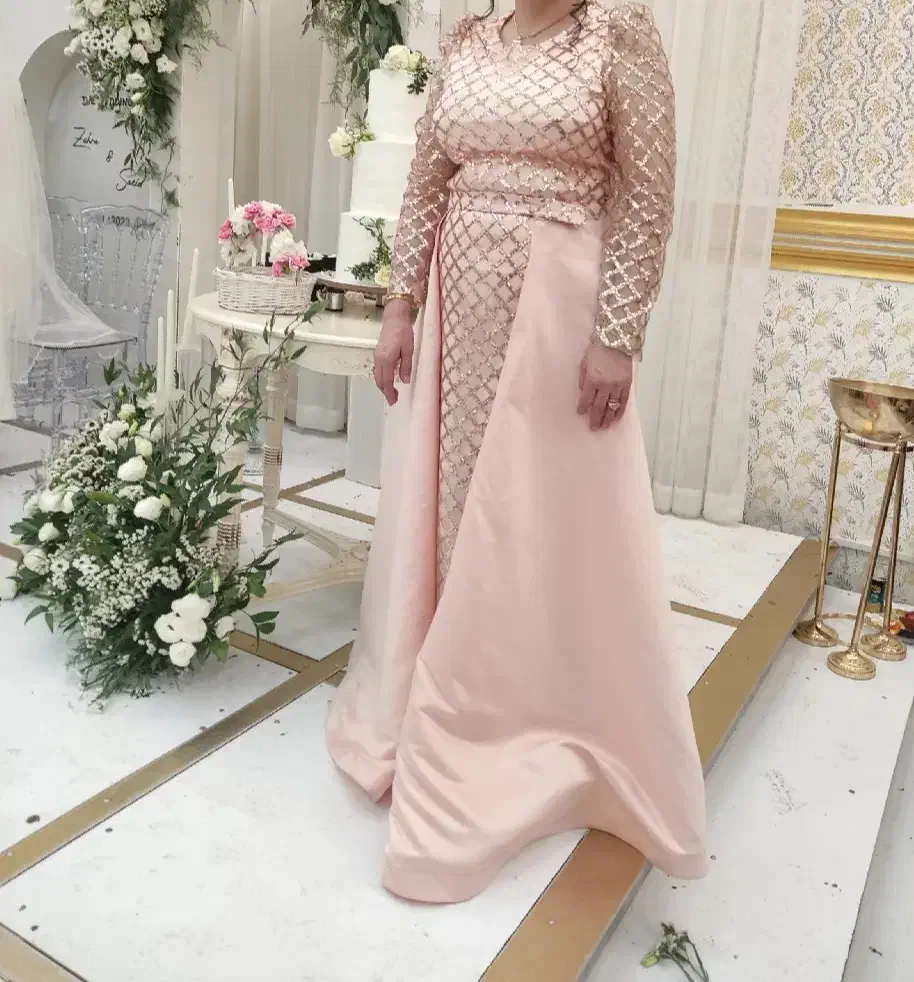 لباس مجلسی|لباس|ایلام, |دیوار