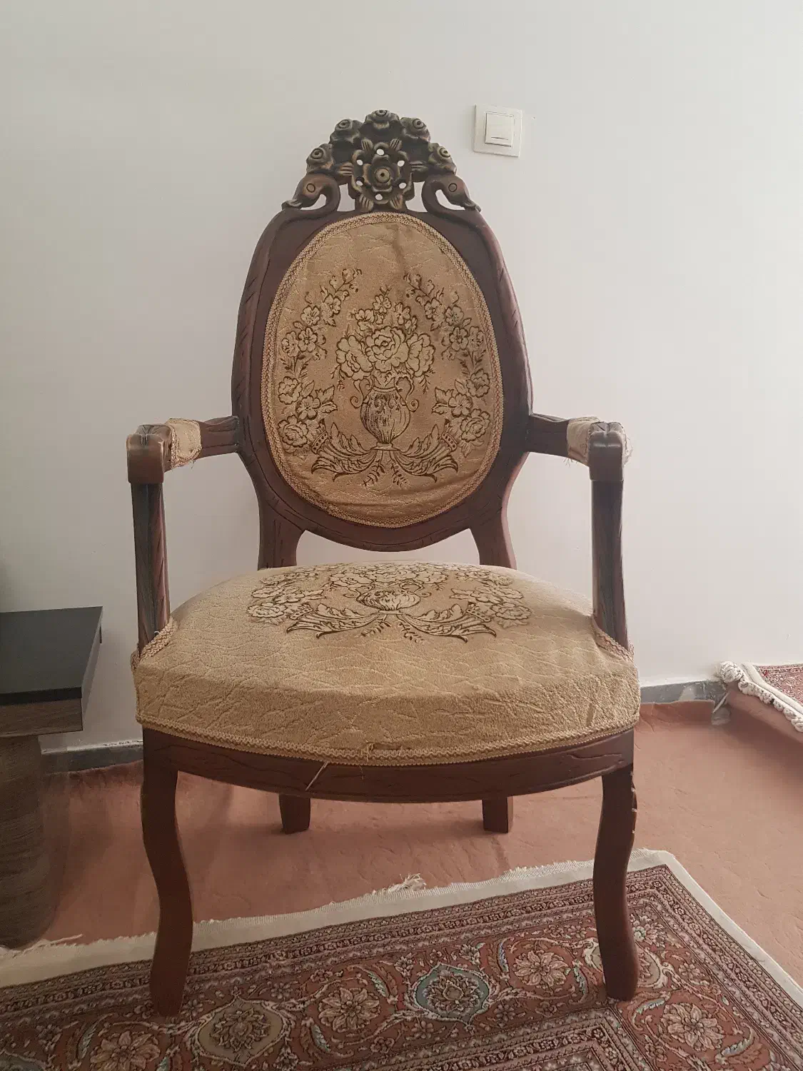 مبل سلطنتی ۹ نفره|مبلمان خانگی و میز عسلی|اسلام‌شهر, شهرک احمدیه|دیوار