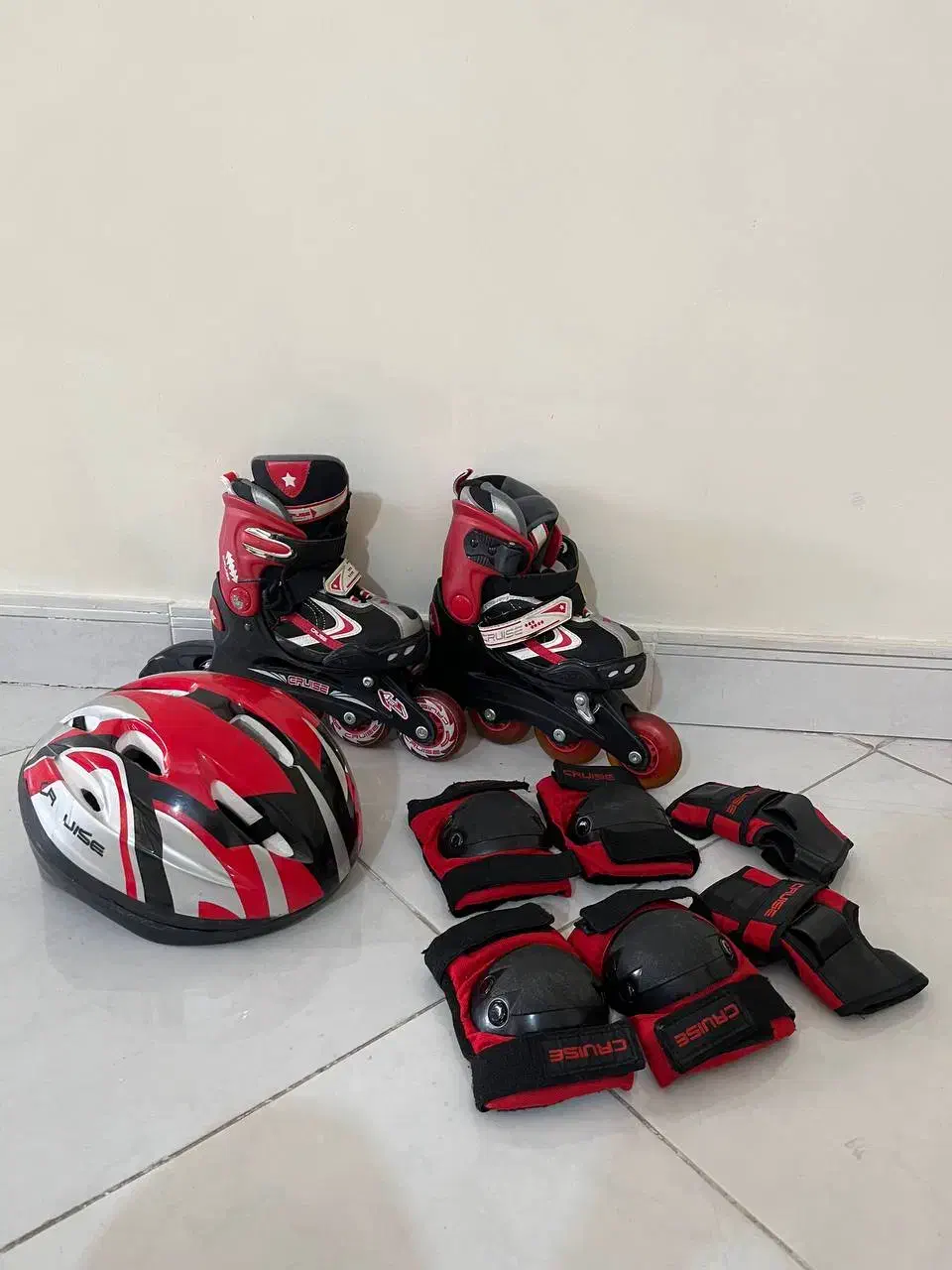 اسکیتcruise باتجهیزات کامل|دوچرخه، اسکیت، اسکوتر|تهران, والفجر (افسریه)|دیوار