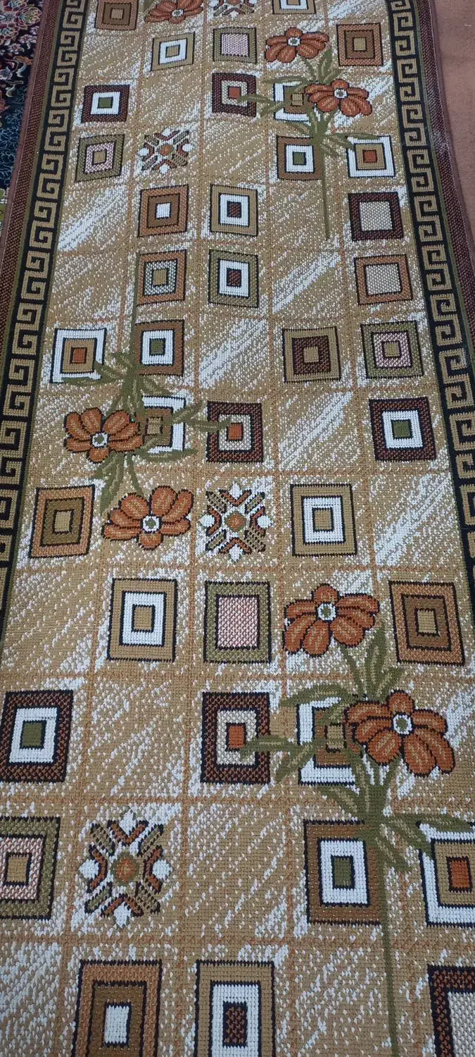 یک عدد کناره ای در حد نو|فرش|آستانه اشرفیه, |دیوار