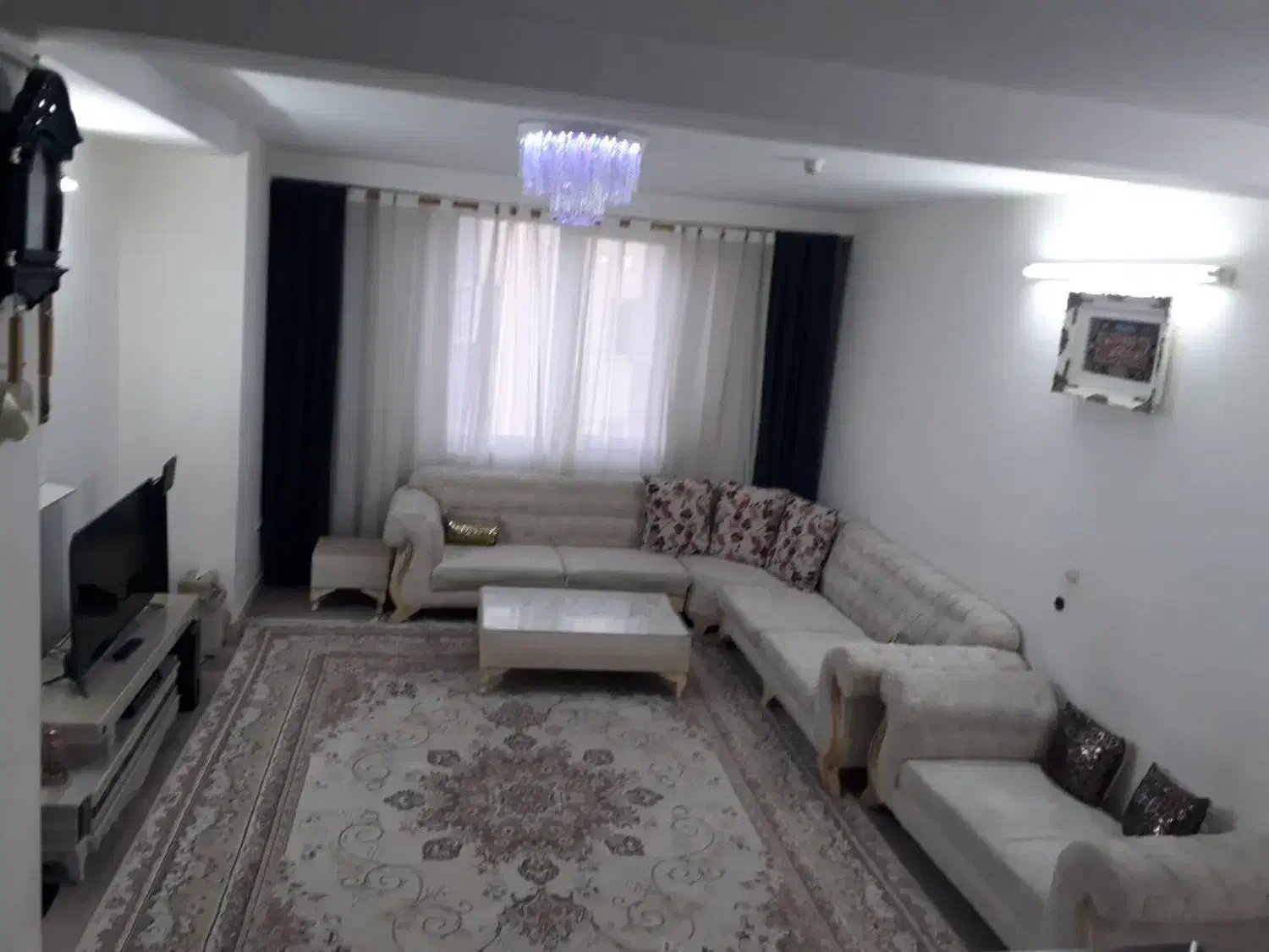 ارغوان طبقه ۳ دو خواب ۸۳ متر امکانات فول فروش فوری|فروش آپارتمان|زنجان, |دیوار