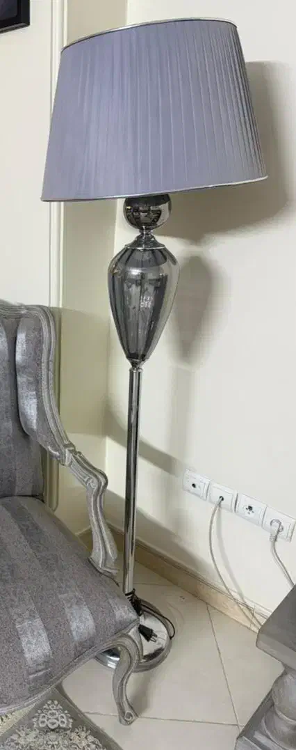 آباژور ایستاده در حدنو|چراغ خواب و آباژور|تهران, امام زاده عبدالله|دیوار