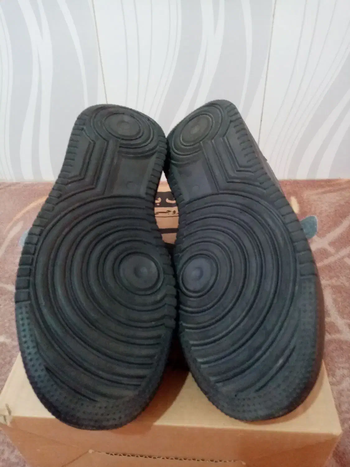 کفش کتونی ، مانتو و مقنعه مدرسه|کیف، کفش، کمربند|قم, محمد آباد|دیوار