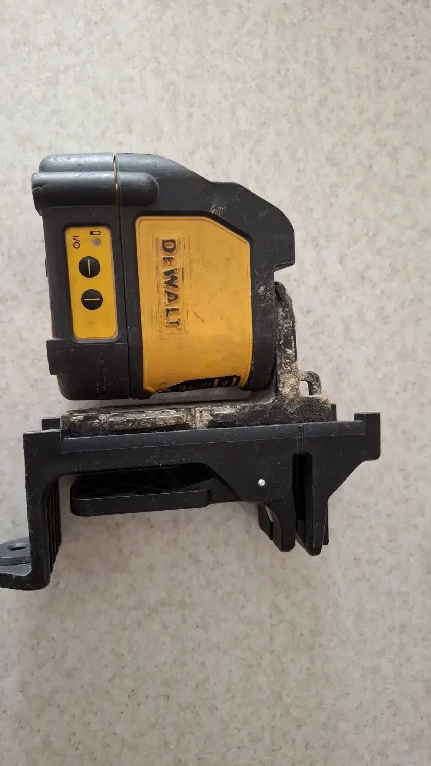 تراز لیزری دیوالت و دوتا کنترلر|ابزارآلات|کرج, باغستان|دیوار