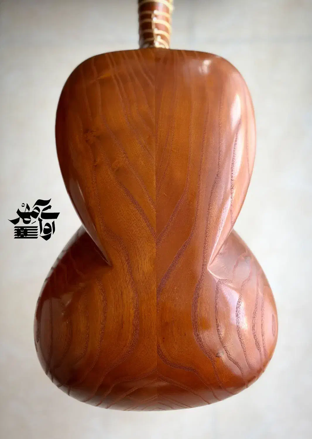 نوای آسمانی|سازهای سنتی|گلبهار, شهر جدید گلبهار|دیوار