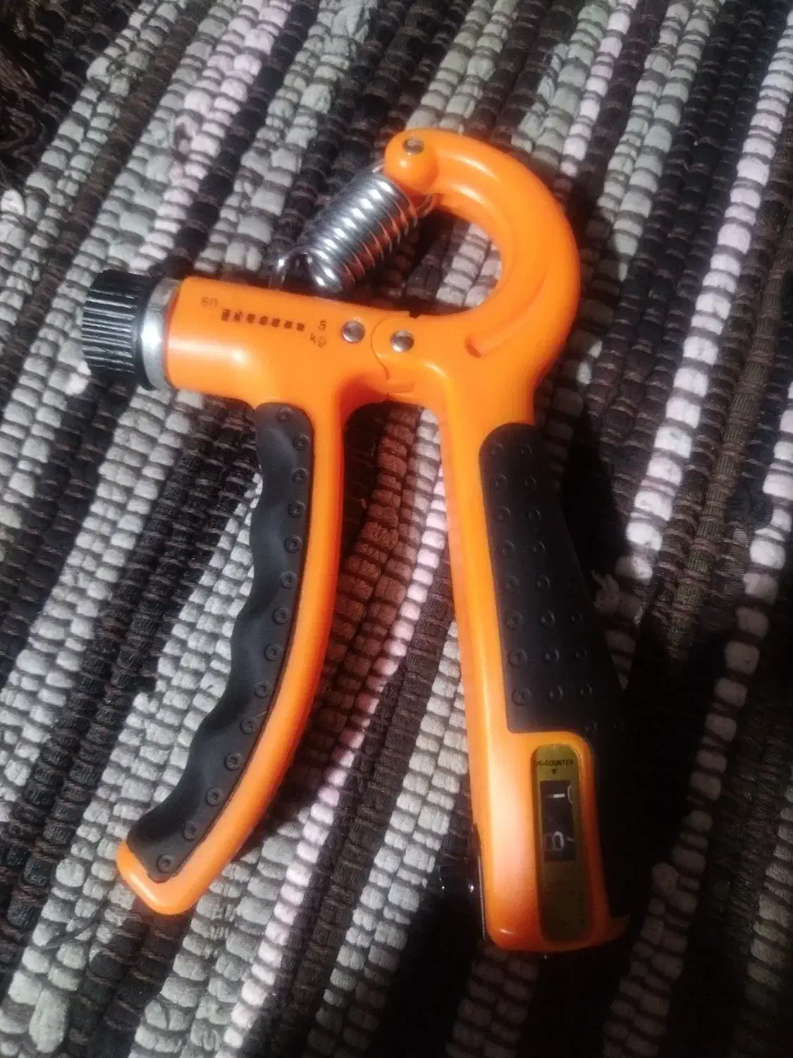 قیچی تقویت مچ|تجهیزات ورزشی|قم, باجک دو|دیوار