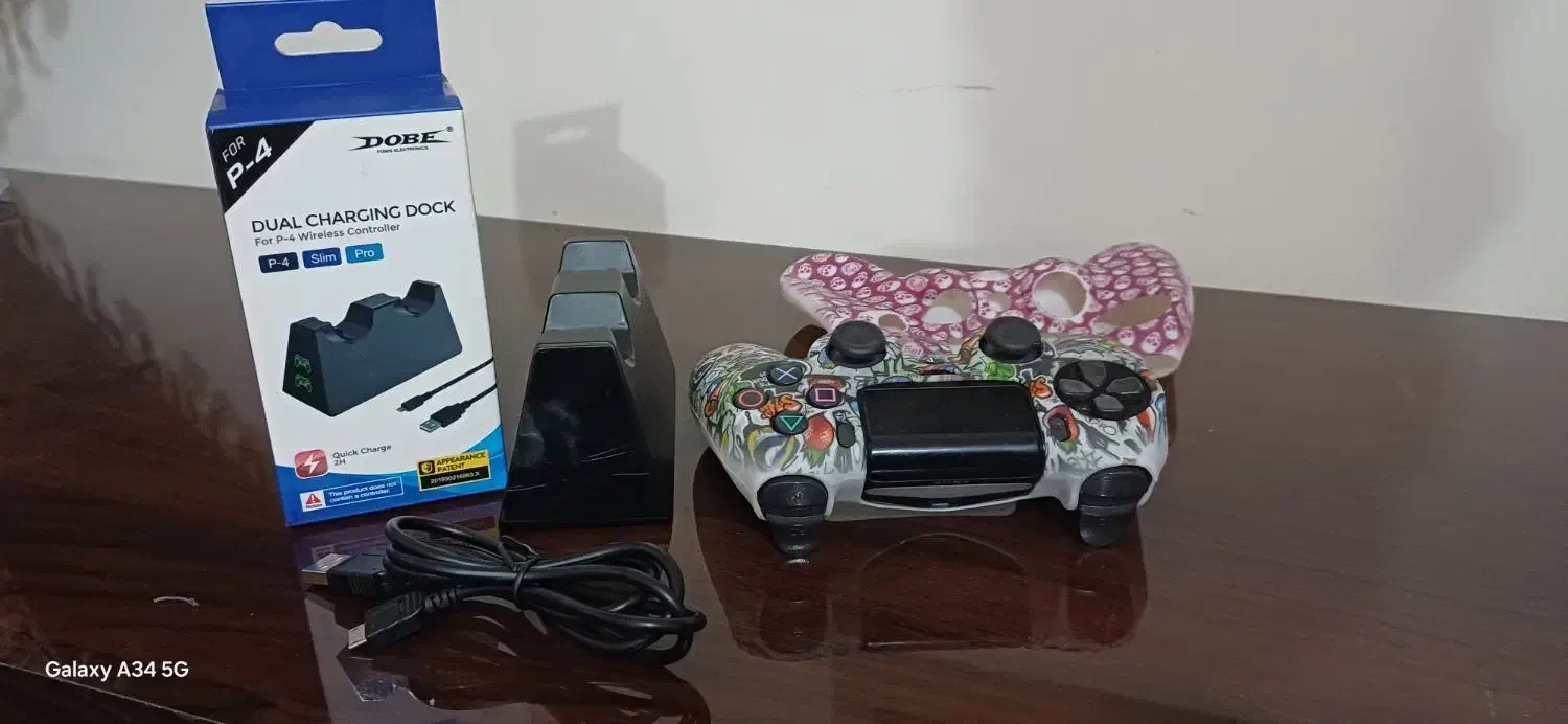 دسته و شارژر ps4|کنسول، بازی ویدئویی و آنلاین|اصفهان, سپاهان‌شهر|دیوار