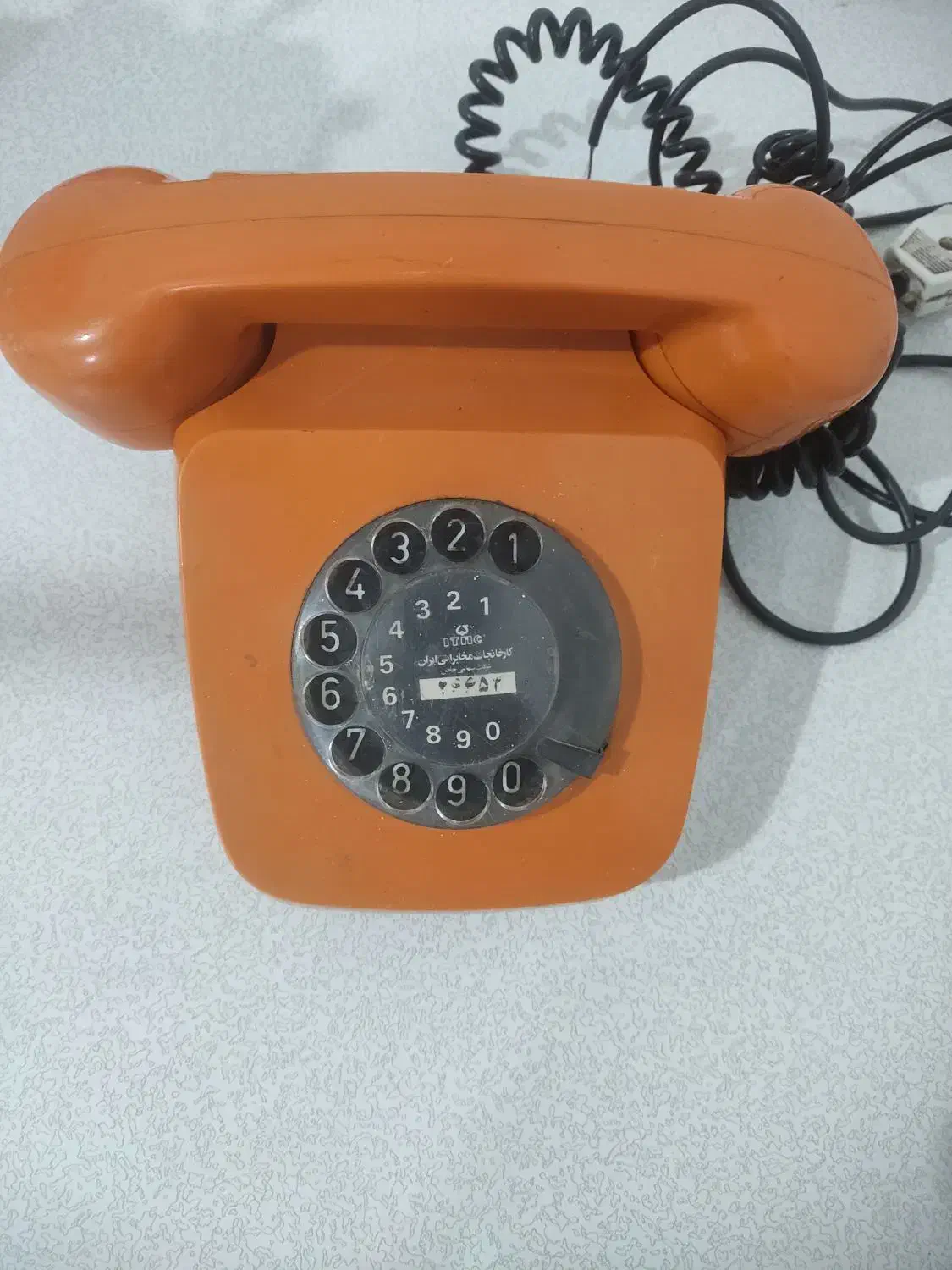 گوشی قدیمی سالم تمیز|کلکسیون اشیاء عتیقه|ربط, |دیوار