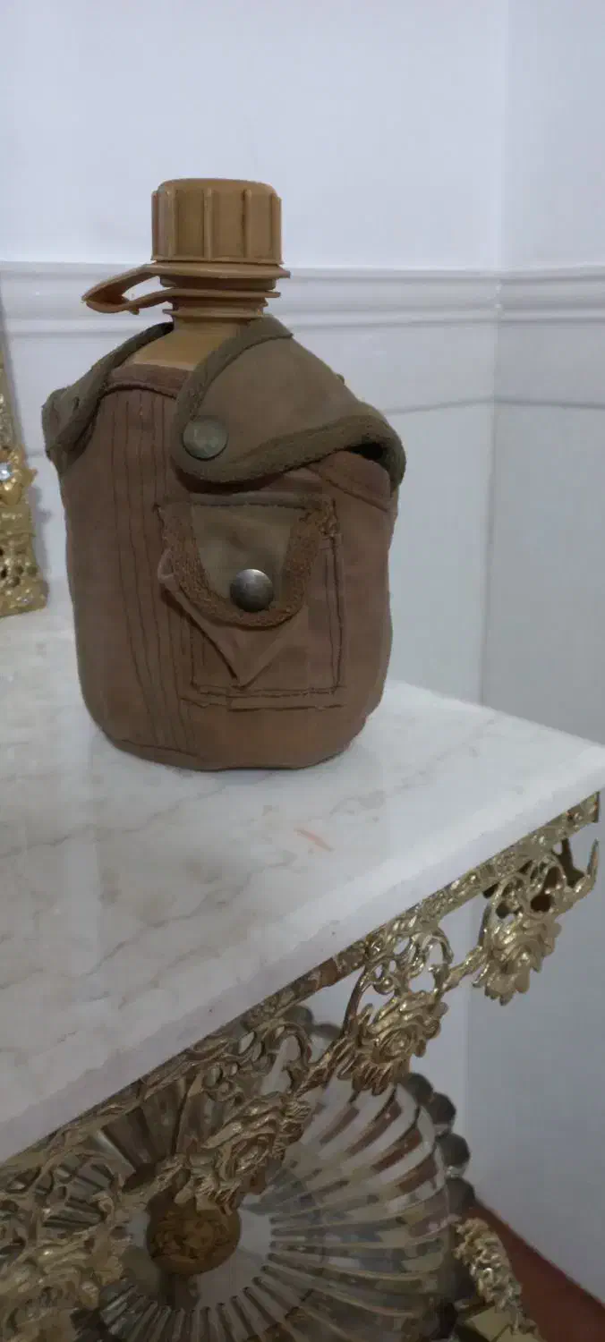 قمقمه آب جنگی گمشده|اشیا|زنجان, |دیوار