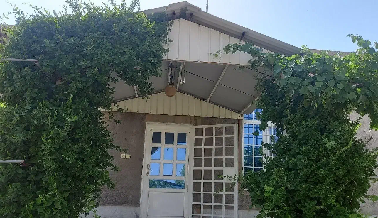 ویلا باغ ۳۰۰۰م۶دانگ تک برگ+دامداری باپروانه۱۹۵راسی|فروش خانه و ویلا|قم, نیروگاه|دیوار