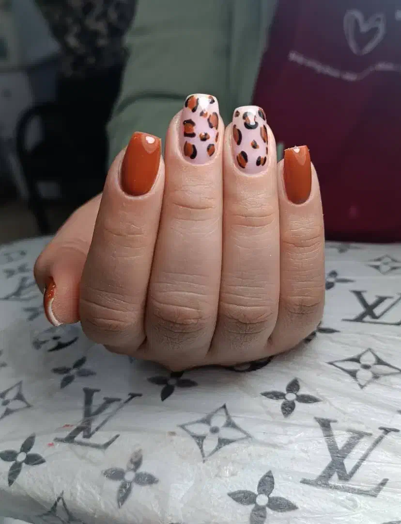 سالن زیبایی.کاشت ناخن|خدمات آرایشگری و زیبایی|اهواز, کوی باهنر|دیوار