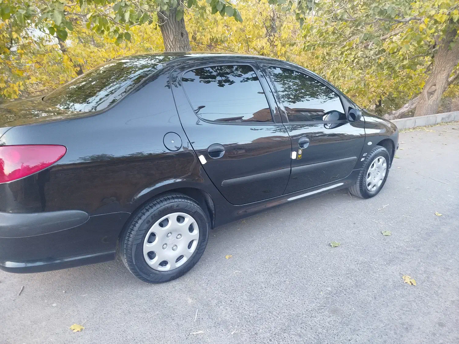 پژوv8|خودرو سواری و وانت|تویسرکان, |دیوار