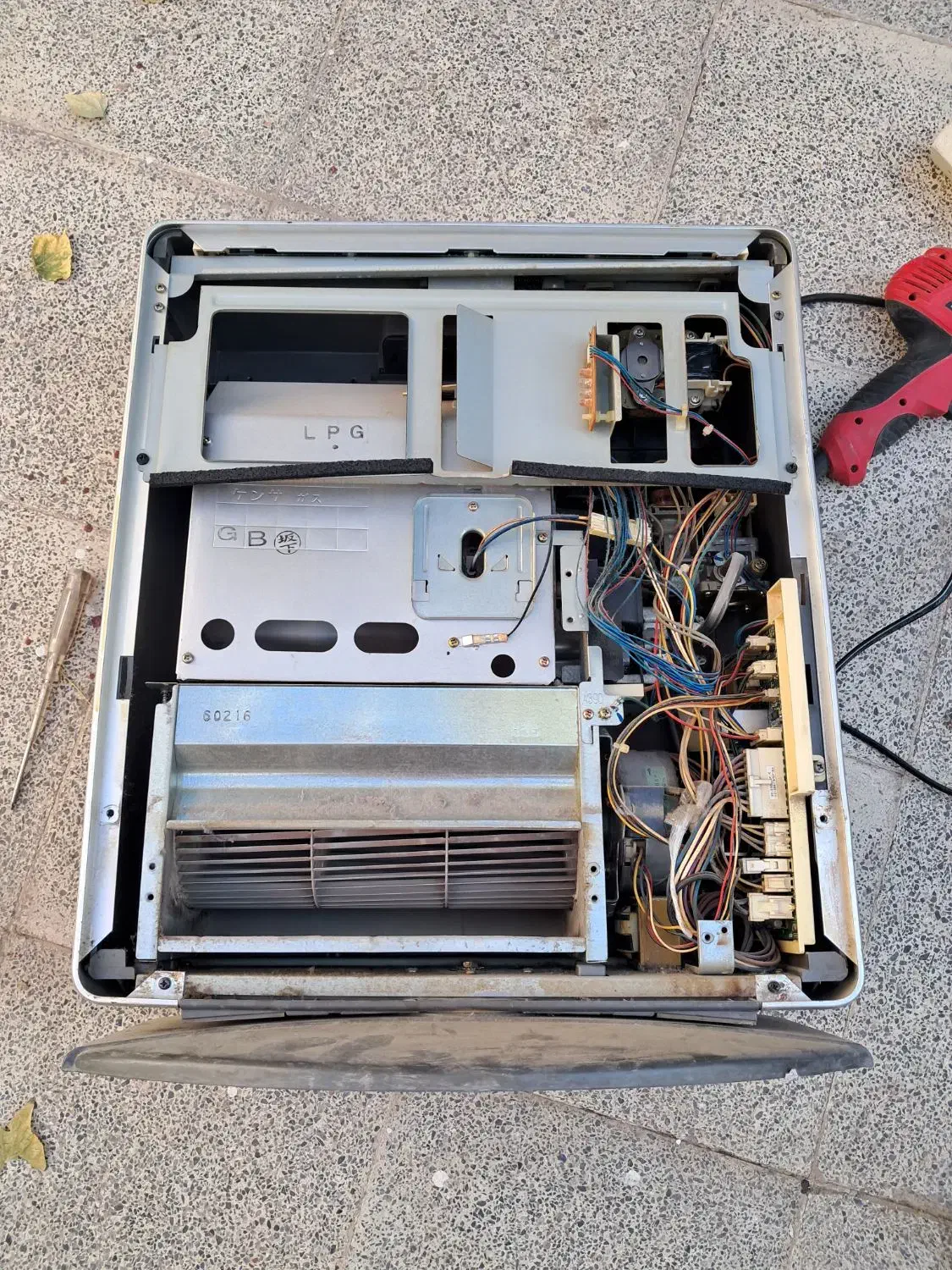 خدمات پکیج، هیترگازی، کولرگازی، تصفیه آب|آبگرمکن، پکیج، شوفاژ|مهریز, |دیوار