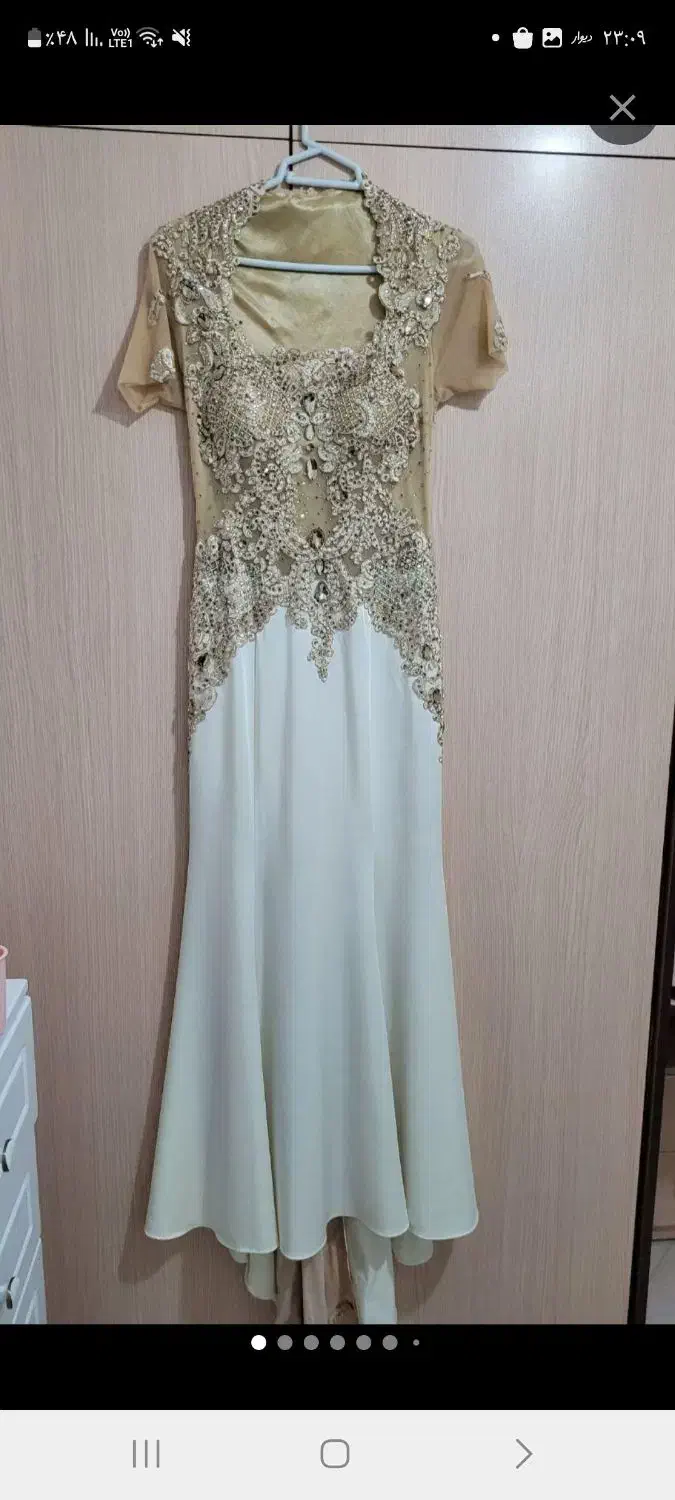 لباس مجلسی|لباس|رشت, آزادگان|دیوار