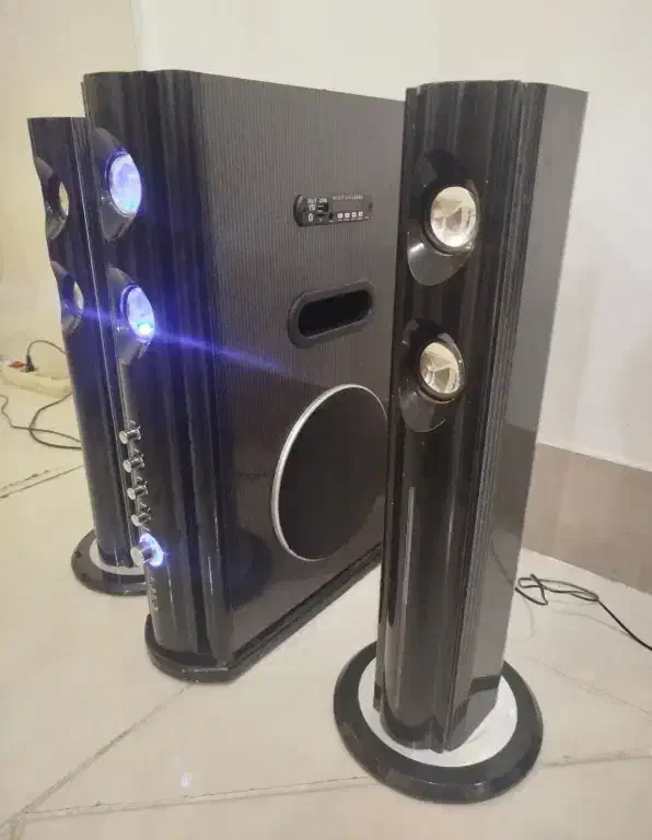 سیستم خونگی فلش خور بلوثی بیس ساب خفن تخفیف 5500|سیستم صوتی خانگی|کاشان, گارزگاه|دیوار