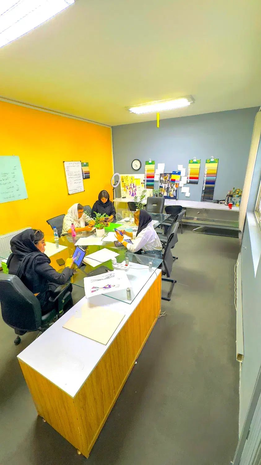 اجاره دفتر کار تجهیزشده|اجارهٔ کوتاهمدت دفتر کار و فضای آموزشی|اصفهان, فیض|دیوار