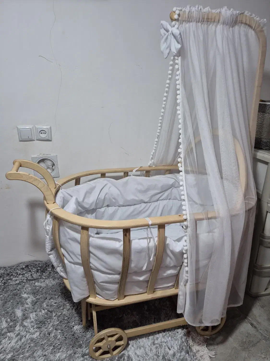 گهواره چوبی|تخت و صندلی بچه|کاشان, عربها|دیوار