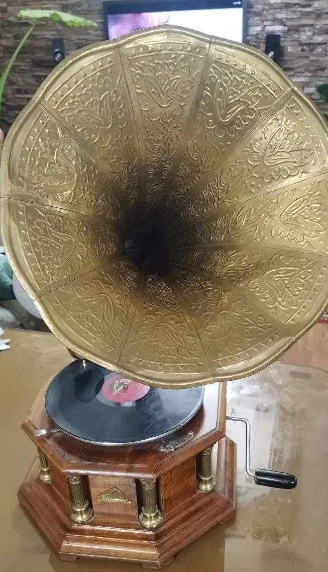 صوتی|کلکسیون اشیاء عتیقه|ملایر, |دیوار