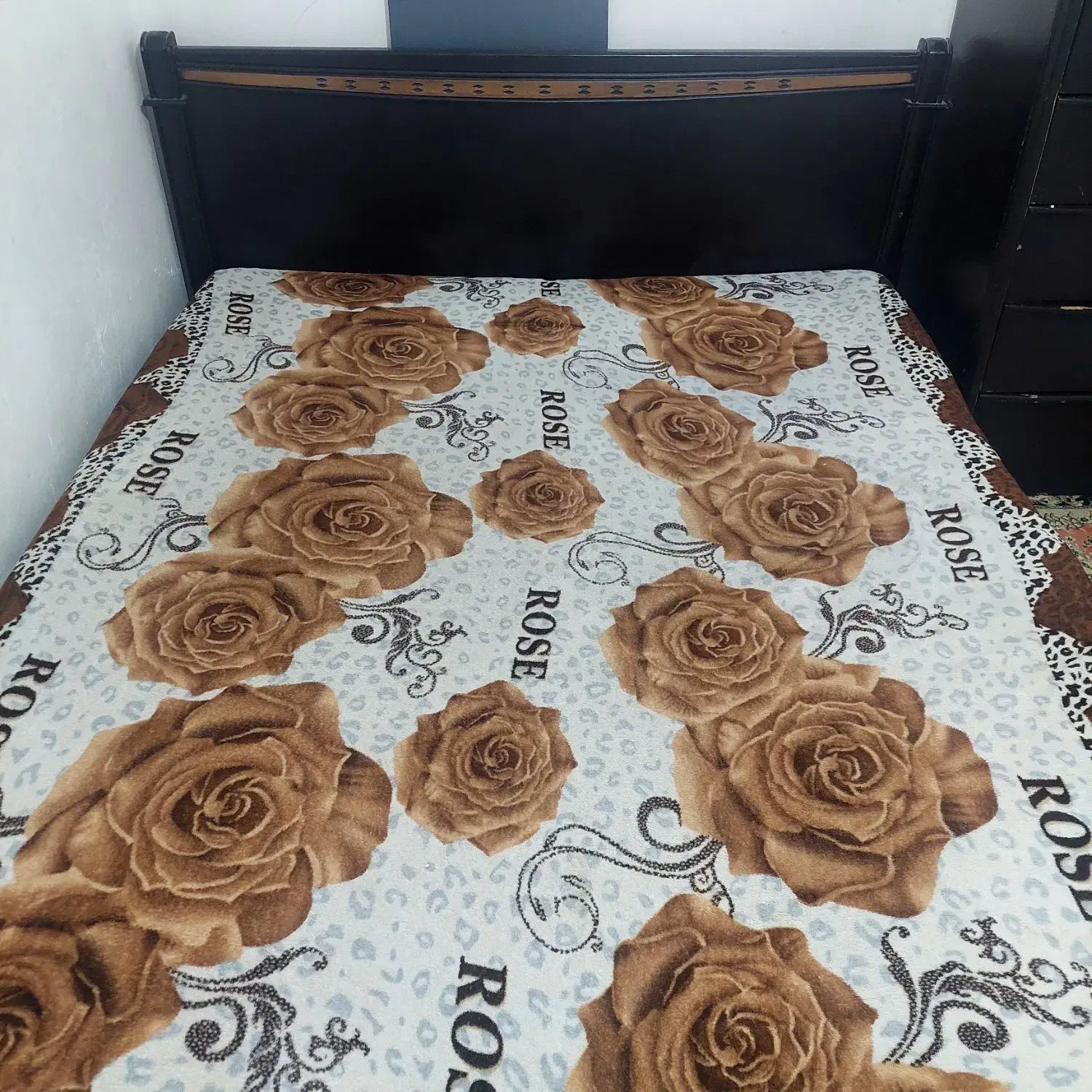 تختخواب دو نفره|تخت و سرویس خواب|پیشوا, |دیوار