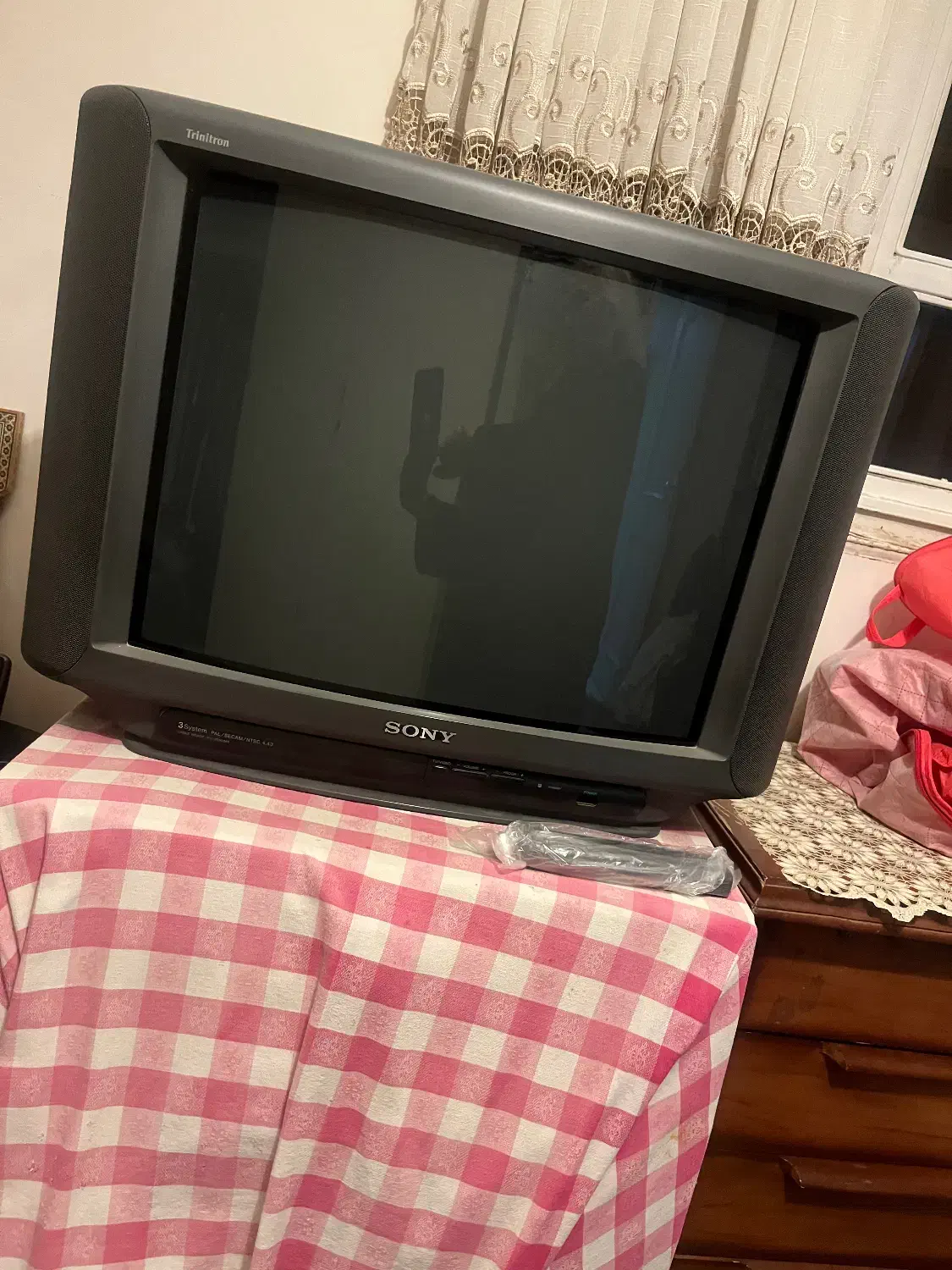 فروش تلویزیون قدیمی سونی اصل کار کرده|تلویزیون و پروژکتور|شیراز, چوگیاه|دیوار