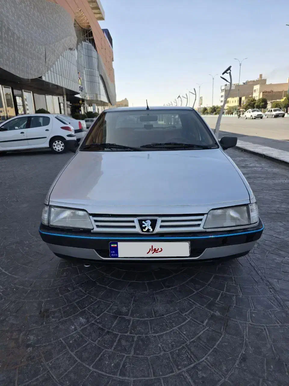 405 نقره ای مدل 92|خودرو سواری و وانت|یزد, |دیوار