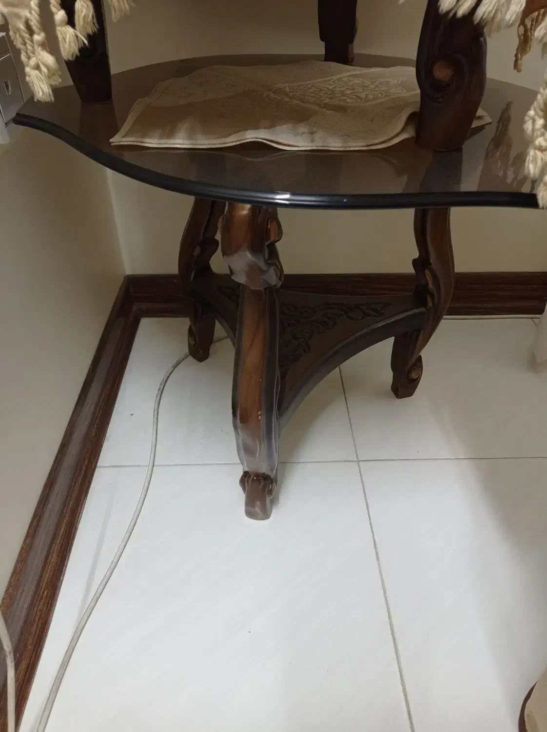 میز جلو مبلی همراه دو عسلی|مبلمان خانگی و میز عسلی|شاهین‌شهر, مخابرات (شهید بهشتی)|دیوار