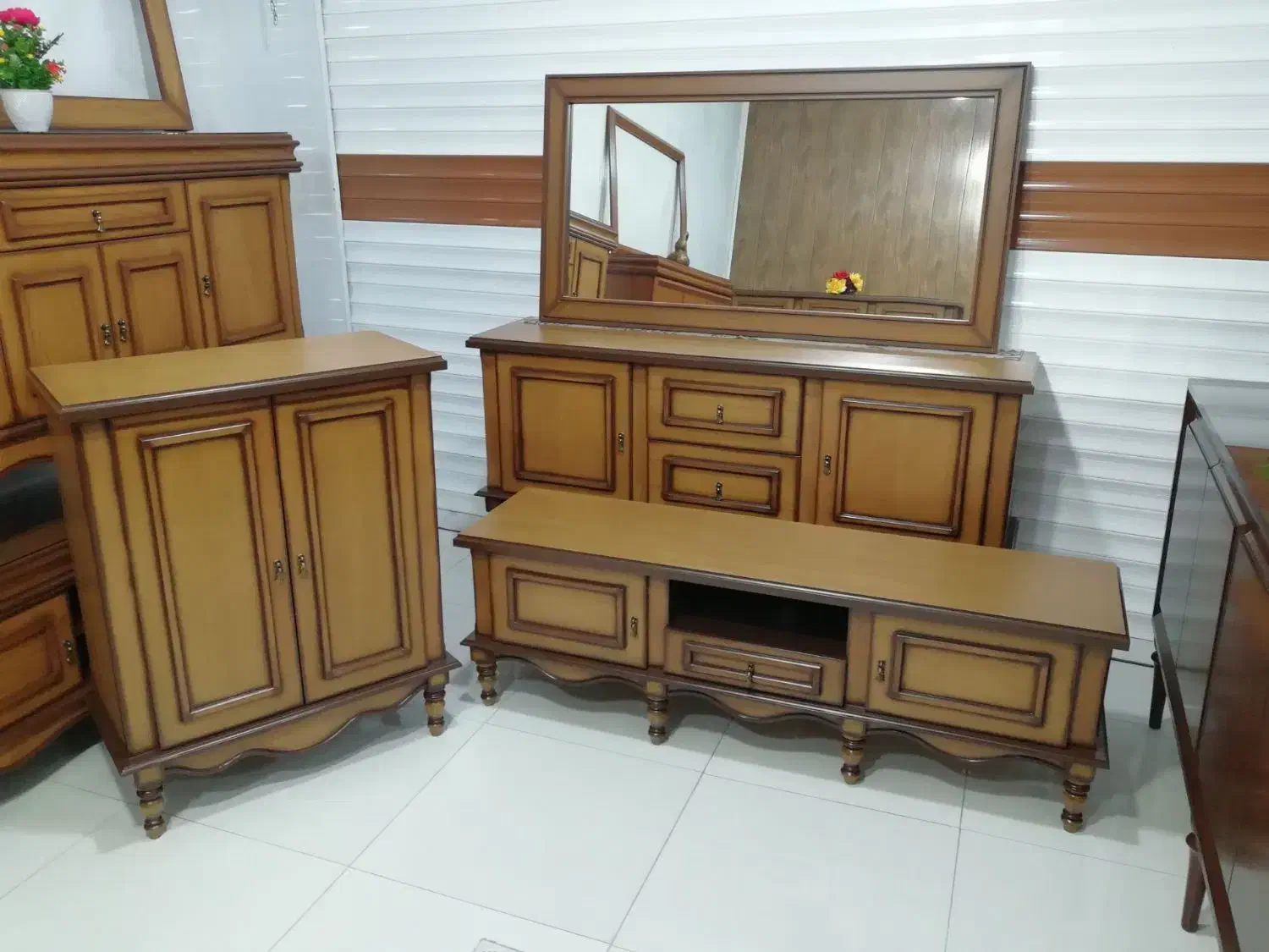 آینه و کنسول تولیدی|بوفه، ویترین، کنسول|اراک, |دیوار