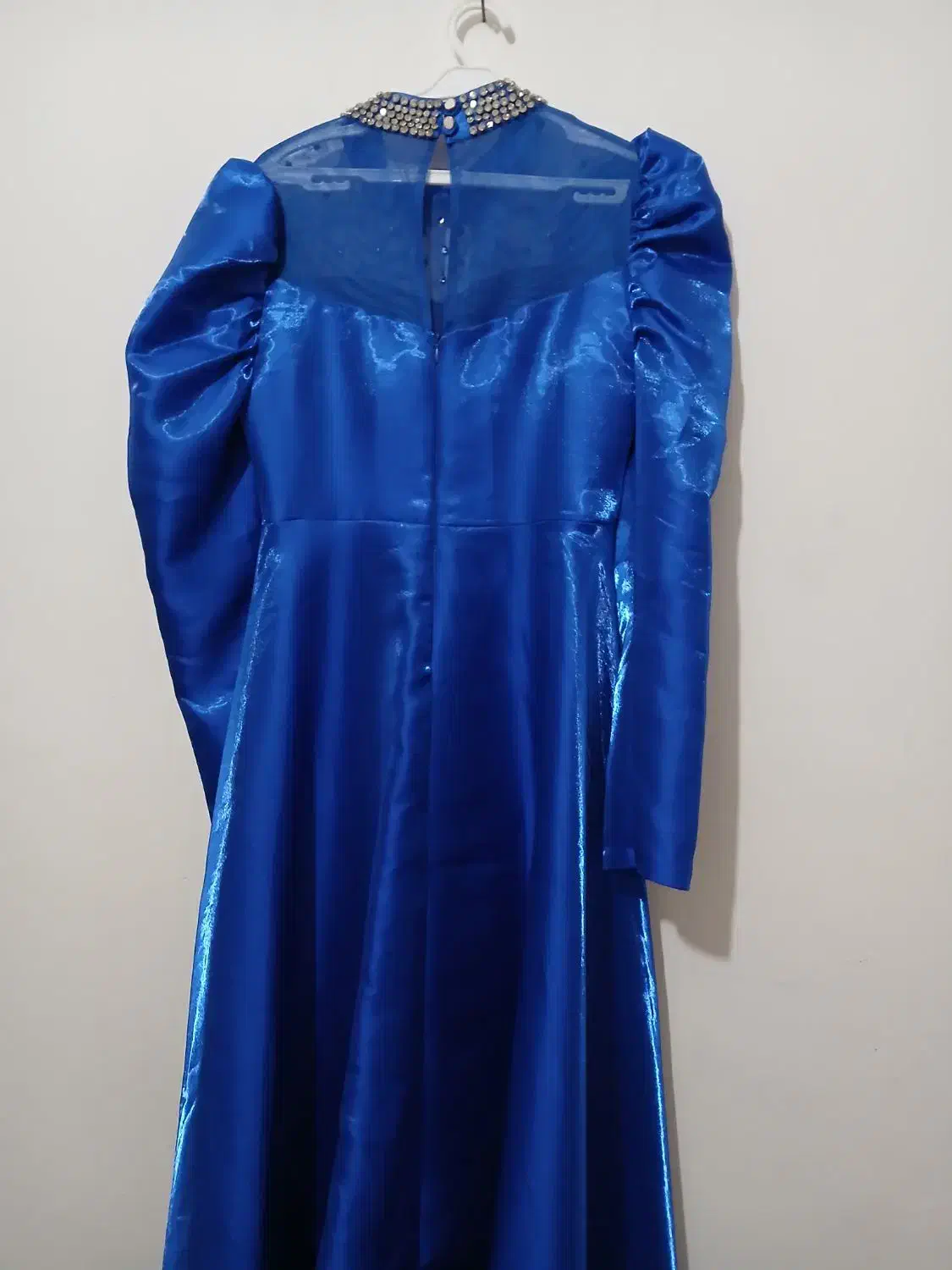 لباس مجلسی . پوشیده . آبی کاربنی . بلند|لباس|آوج, |دیوار