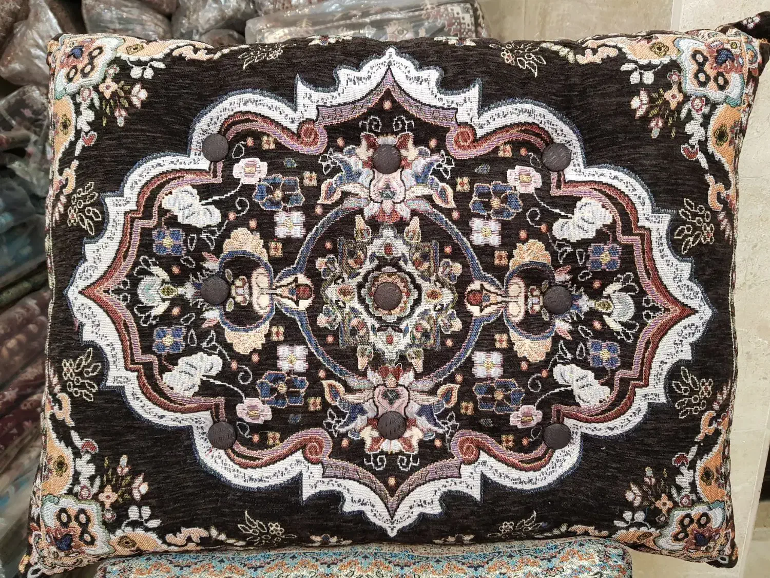 پخش و تولید شاهنشین و پشتی و تشک سنتی طبی|پشتی|کرج, باغستان|دیوار