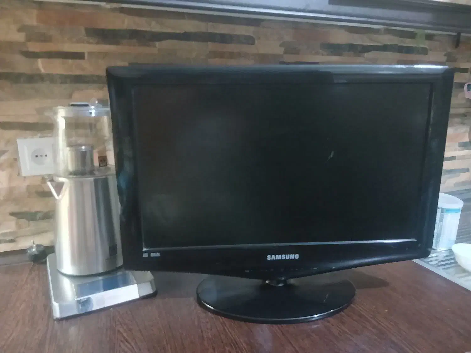 تلوزیون سالم ۲۲ اینچ|تلویزیون و پروژکتور|پردیس, فاز ۱|دیوار