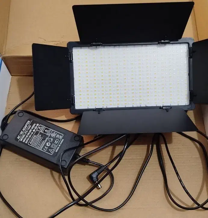LED U600 plus(ال ای دی یو ۶۰۰ پلاس)|دوربین عکاسی و فیلم‌برداری|رشت, شالکو|دیوار