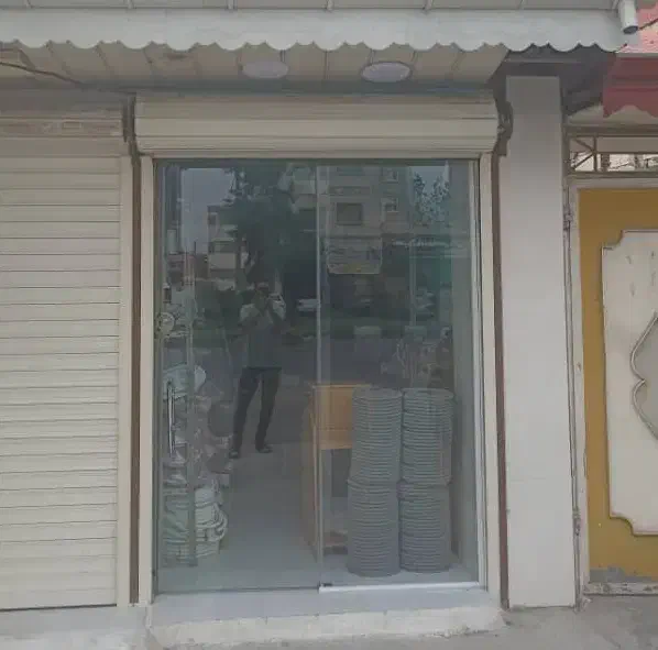 اجاره مغازه ۱۵ متری|اجارهٔ مغازه و غرفه|رشت, آب و برق|دیوار