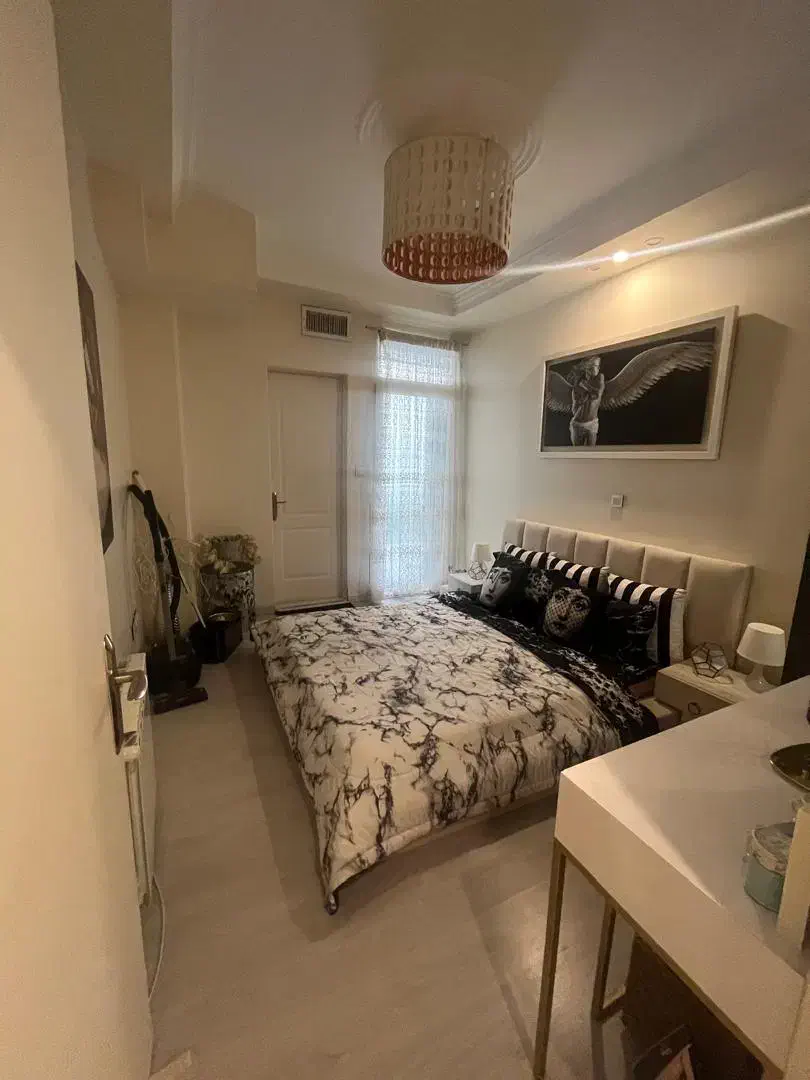 ۱۱۵متر  دادمان درحد‌نوساز  غرق‌نور  لابی‌دار