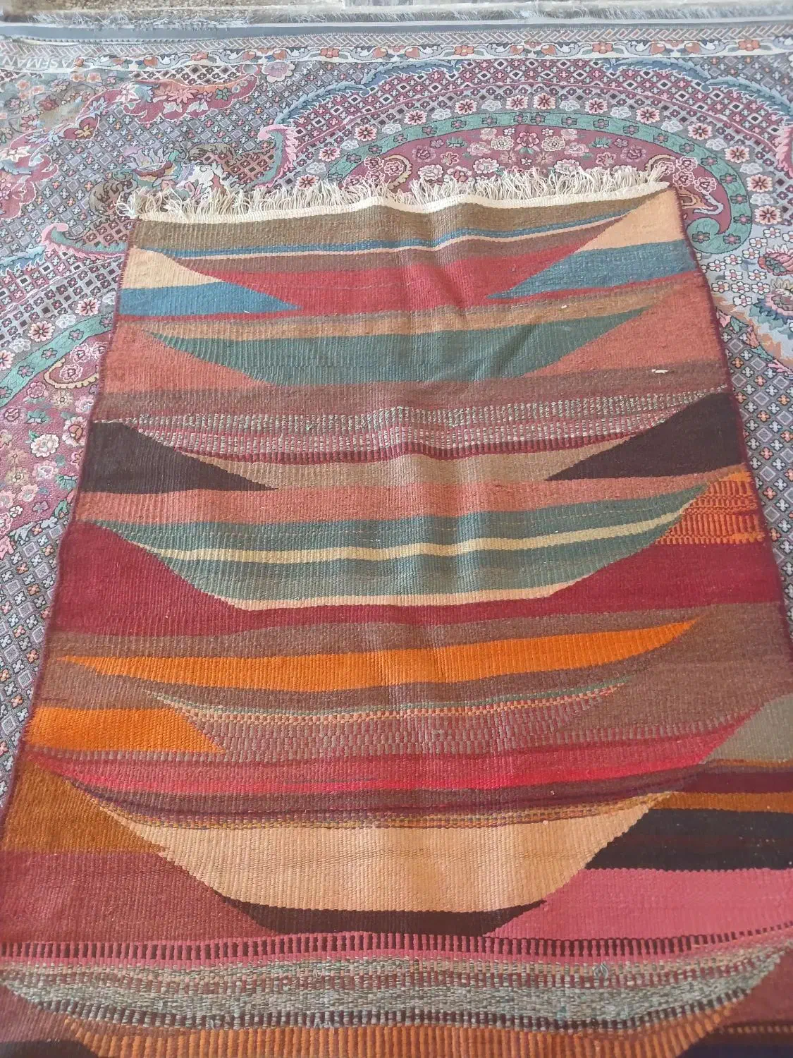 گلیم یا لی دست بافت|گلیم، جاجیم، گبه|بروجرد, |دیوار