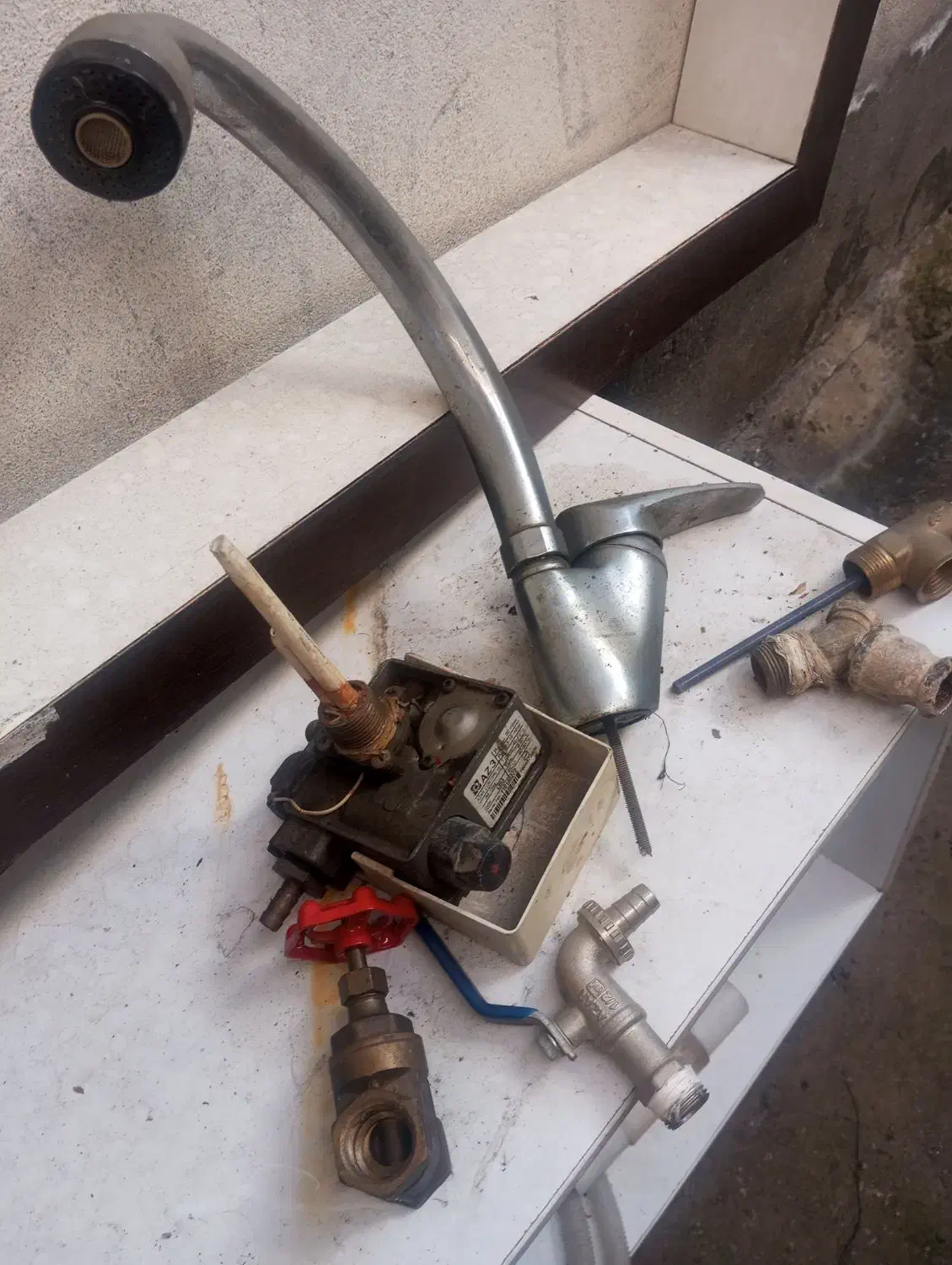 شیرآلات شیرمخلوط|لوازم سرویس بهداشتی|بندر انزلی, کارآموزی|دیوار