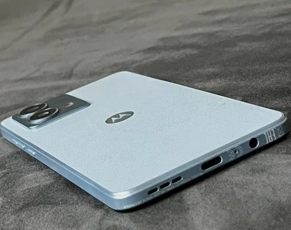 گوشی موتورولا سری Gرام ۱۲همراه با باتس پاد ۵۰۰|موبایل|تهران, اقدسیه|دیوار