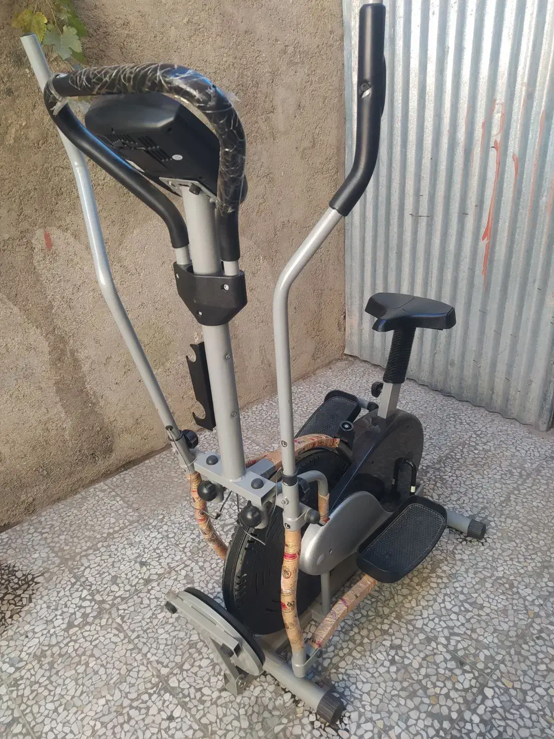 دوچرخه ثابت یا اسکی فضایی برای باشگاه وخانه|تجهیزات ورزشی|خرمآباد, |دیوار