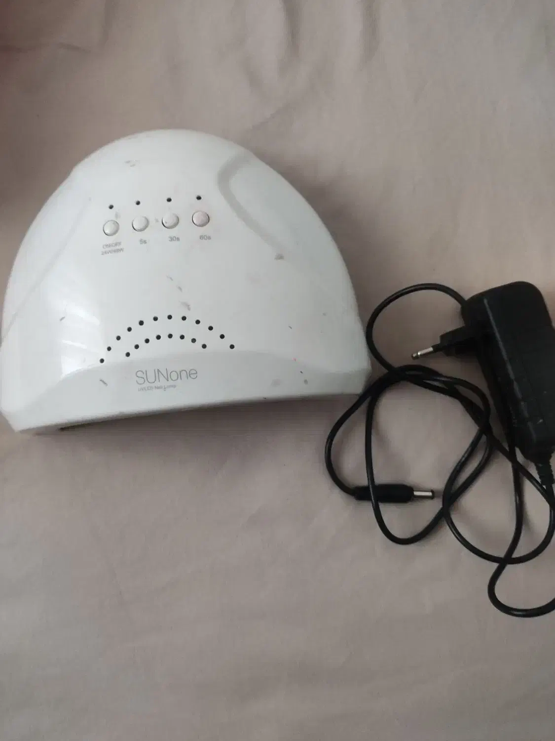 تعدادی وسایل سالن نو|آرایشی، بهداشتی، درمانی|همدان, |دیوار