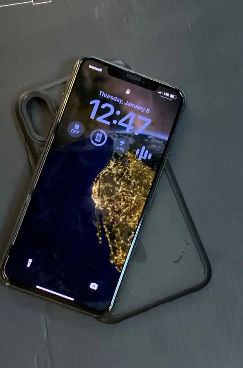 iPhone XS|موبایل|مشهد, عنصری|دیوار