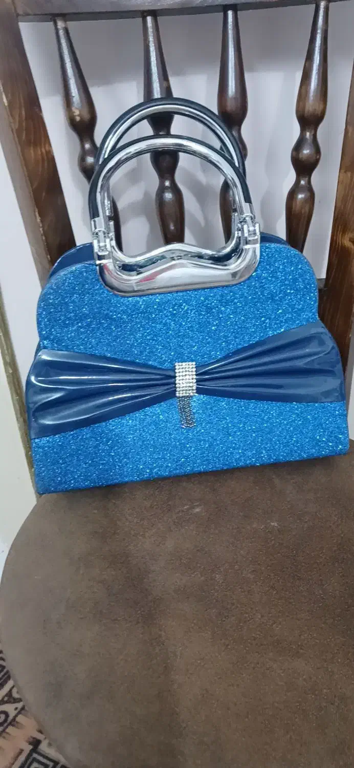 کیف مجلسی|کیف، کفش، کمربند|سرخس, |دیوار