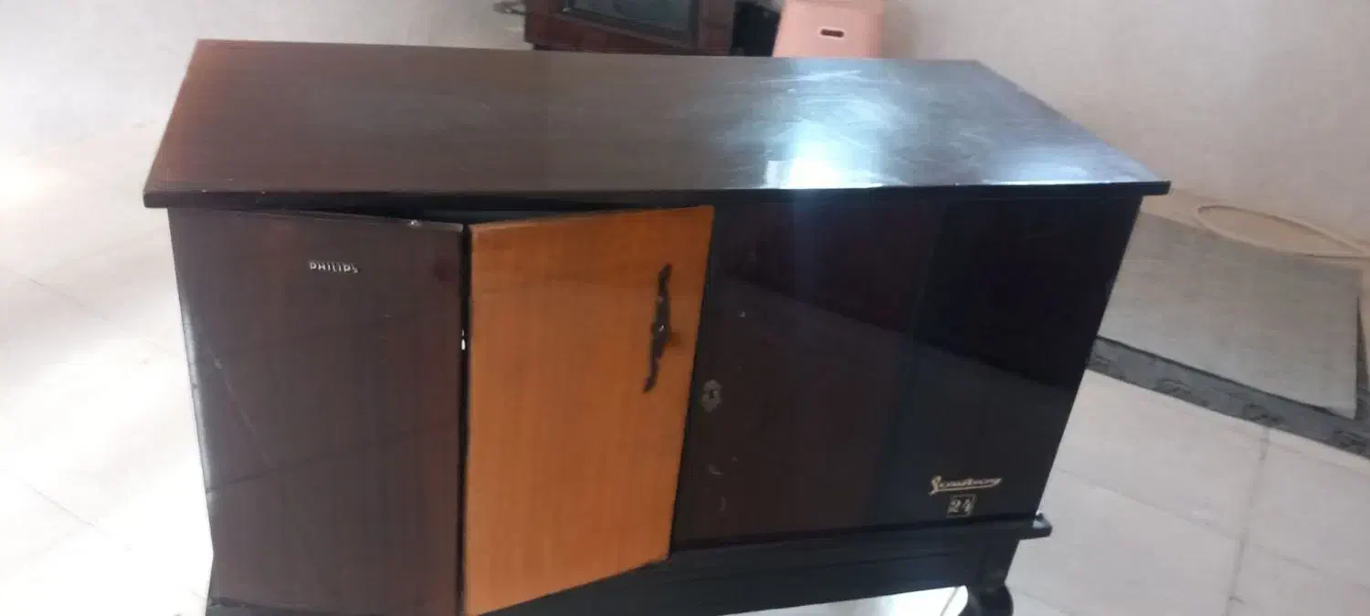 میز|بوفه، ویترین، کنسول|بستان آباد, |دیوار