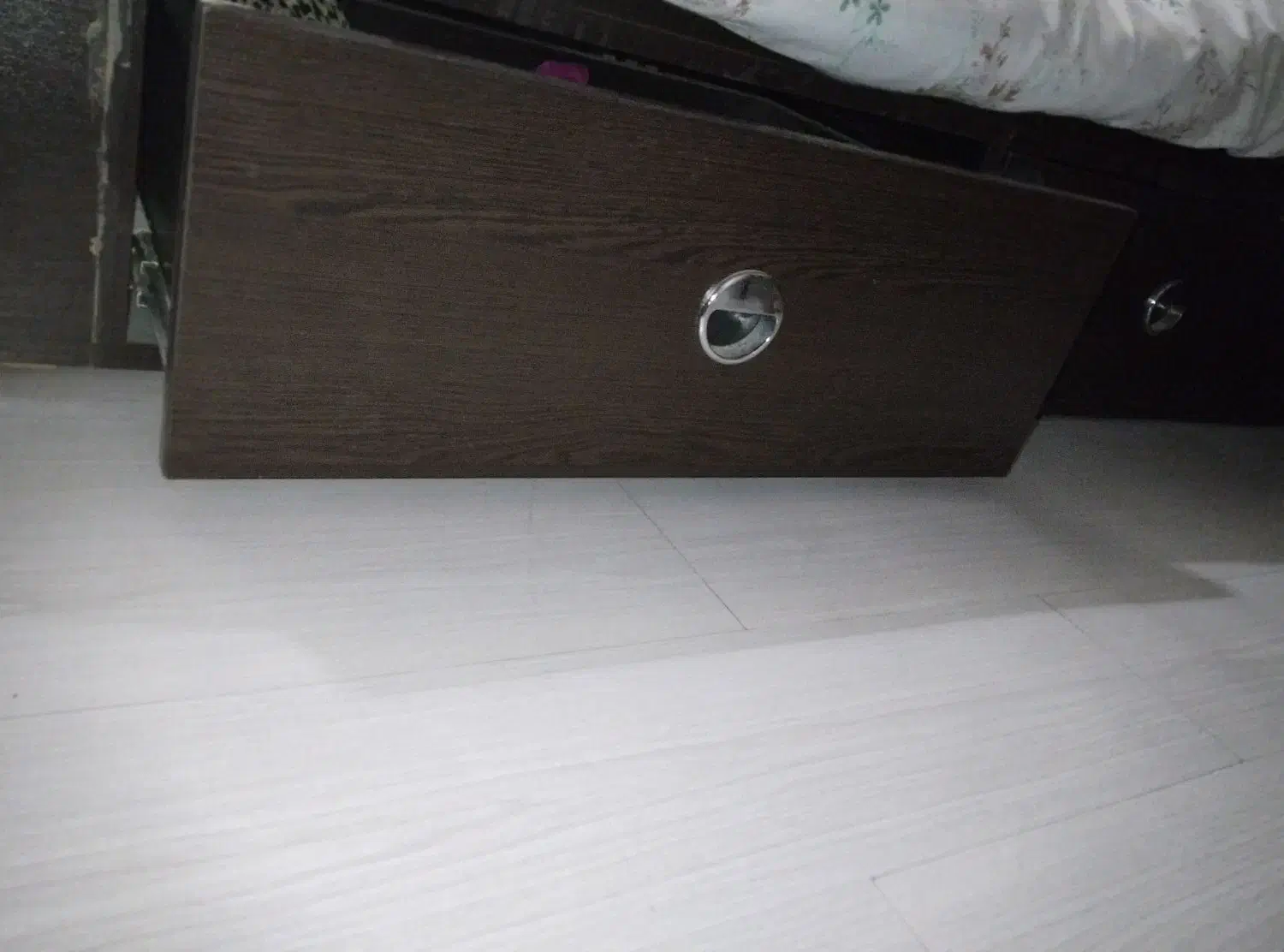 تخت تک نفره چوبی با ۴ کشو/ عدد تخت تک نفره فلزی|تخت و سرویس خواب|تهران, ائمه اطهار|دیوار
