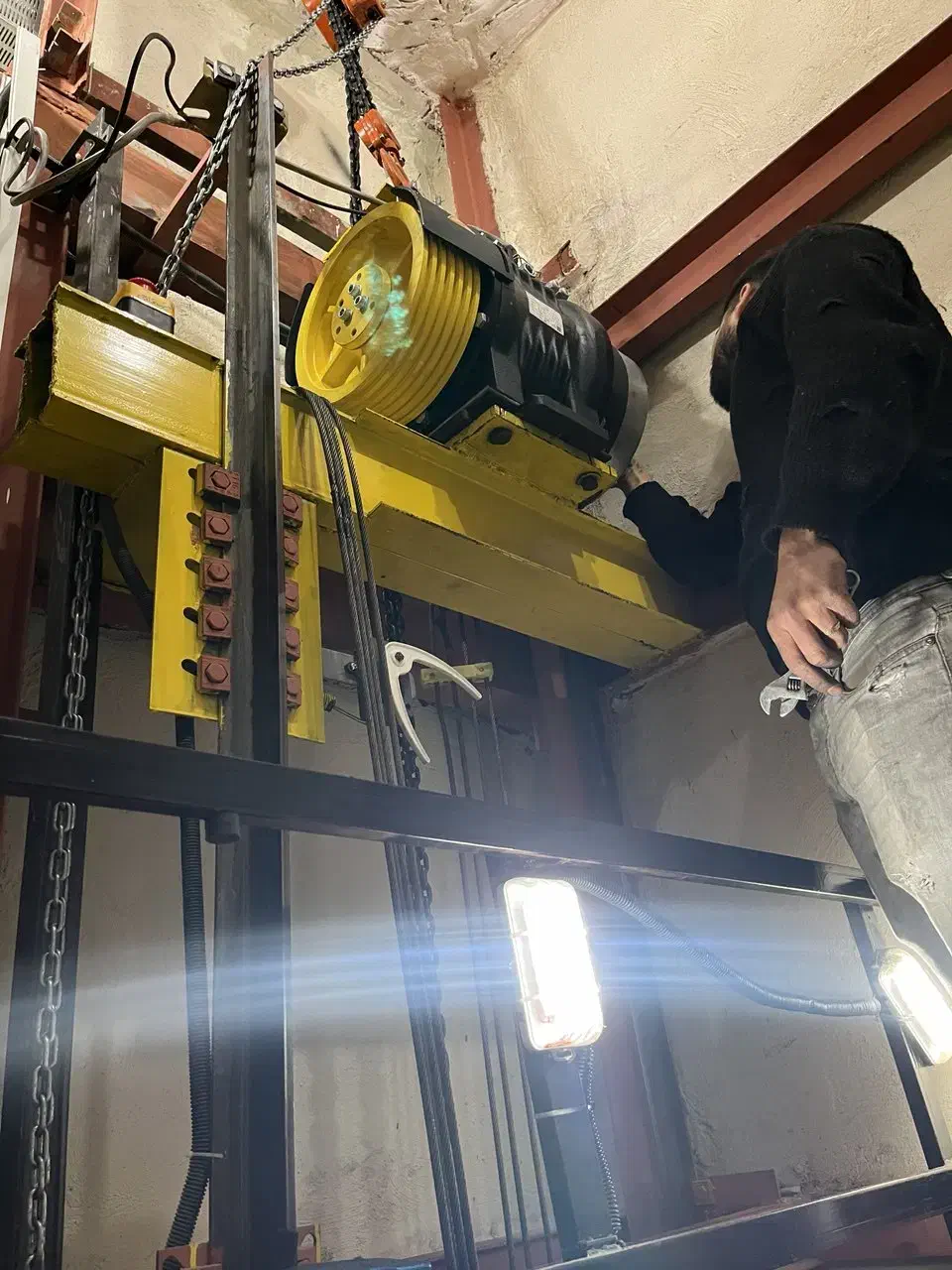 سرویس و رفع خرابی و تعمیرات انواع آسانسور و بالابر|خدمات پیشه و مهارت|تهران, سید خندان (جلفا)|دیوار