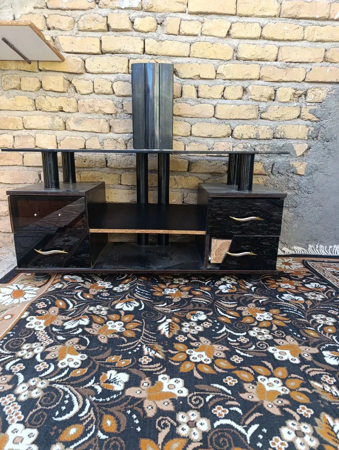 میز تی وی قدیمی مشکی شیشه ای|میز تلویزیون|شیروان (خراسان), |دیوار