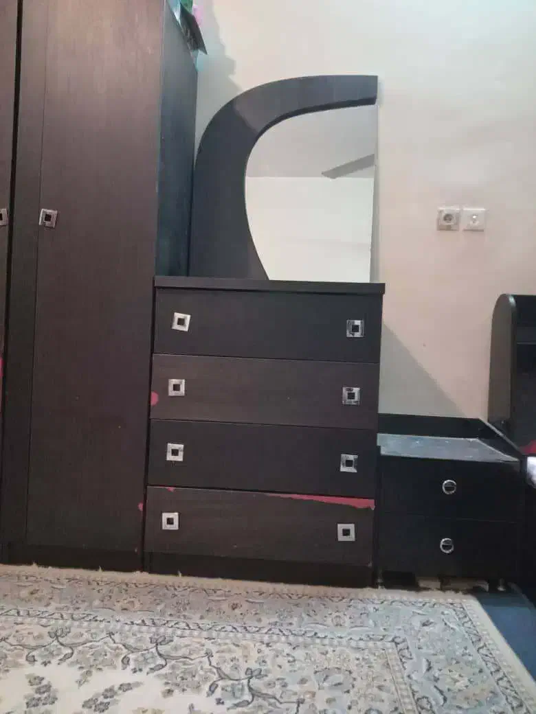 تخت خواب دونفره همراه با میز دراول وکمد لباسی|تخت و سرویس خواب|اهواز, زیتون کارگری|دیوار