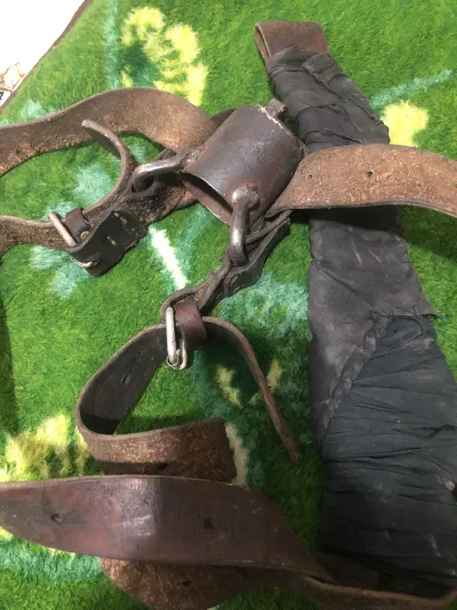 هیکلی و کمربند علامت و‌چلچراغ|کلکسیون اشیاء عتیقه|قم, الغدیر|دیوار