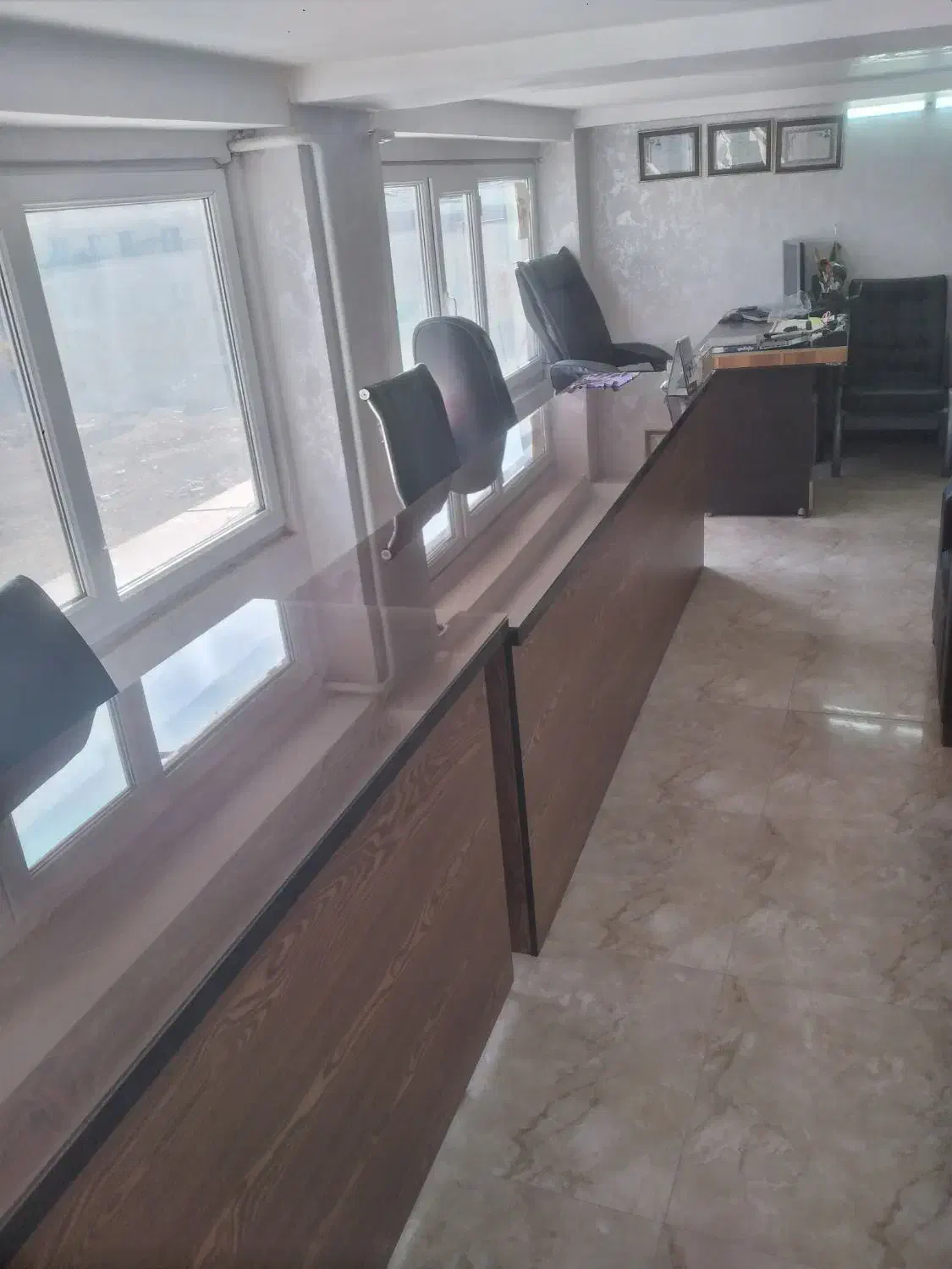 میز ام دی اف|دفتر کار|هشتگرد, فاز ۲ مهستان|دیوار