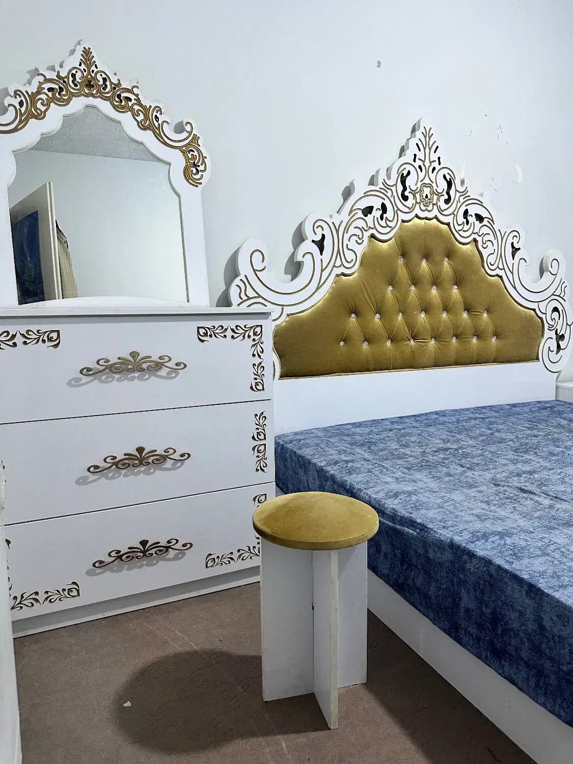 سرویس خواب|تخت و سرویس خواب|شیراز, گلدشت معالیآباد|دیوار